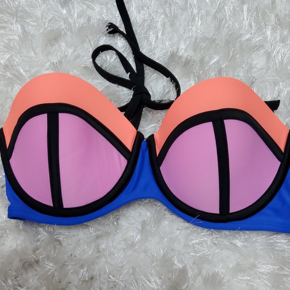 New padded push up bathing suit top size medium